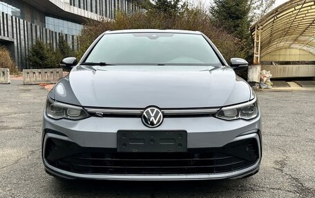 Volkswagen Golf VIII, 2022 год, 1 940 000 рублей, 2 фотография