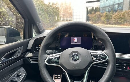 Volkswagen Golf VIII, 2022 год, 1 940 000 рублей, 8 фотография