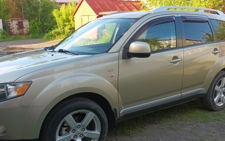 Mitsubishi Outlander III рестайлинг 3, 2008 год, 1 450 000 рублей, 9 фотография