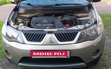 Mitsubishi Outlander III рестайлинг 3, 2008 год, 1 450 000 рублей, 13 фотография