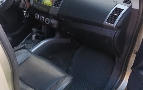 Mitsubishi Outlander III рестайлинг 3, 2008 год, 1 450 000 рублей, 8 фотография