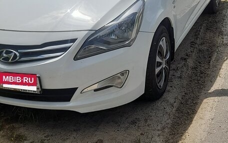 Hyundai Solaris II рестайлинг, 2015 год, 1 070 000 рублей, 2 фотография