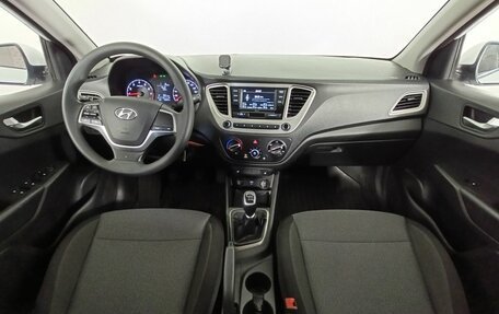 Hyundai Solaris II рестайлинг, 2021 год, 1 440 000 рублей, 10 фотография