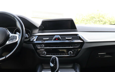 BMW 5 серия, 2019 год, 3 199 900 рублей, 15 фотография