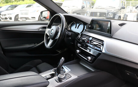 BMW 5 серия, 2019 год, 3 199 900 рублей, 10 фотография