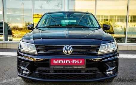 Volkswagen Tiguan II, 2020 год, 2 898 000 рублей, 2 фотография