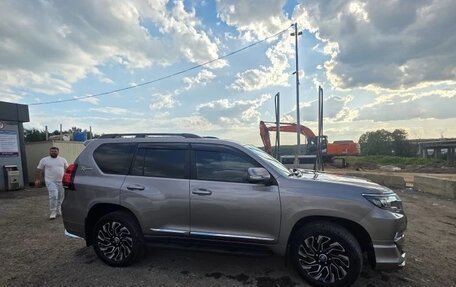 Toyota Land Cruiser Prado 150 рестайлинг 2, 2022 год, 7 150 000 рублей, 3 фотография
