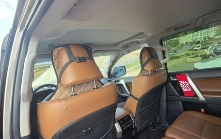 Toyota Land Cruiser Prado 150 рестайлинг 2, 2022 год, 7 150 000 рублей, 7 фотография