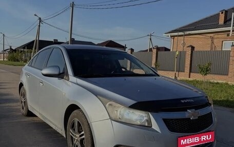 Chevrolet Cruze II, 2010 год, 750 000 рублей, 1 фотография