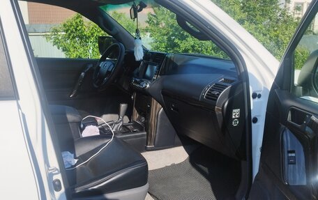 Toyota Land Cruiser Prado 150 рестайлинг 2, 2013 год, 3 300 000 рублей, 8 фотография