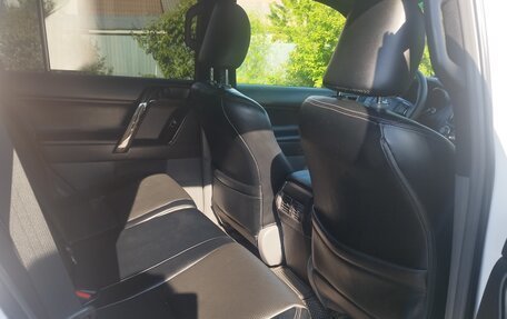 Toyota Land Cruiser Prado 150 рестайлинг 2, 2013 год, 3 300 000 рублей, 6 фотография