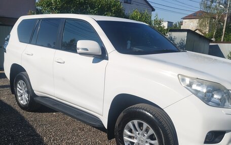 Toyota Land Cruiser Prado 150 рестайлинг 2, 2013 год, 3 300 000 рублей, 9 фотография