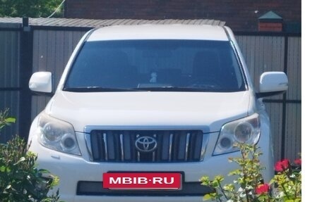 Toyota Land Cruiser Prado 150 рестайлинг 2, 2013 год, 3 300 000 рублей, 2 фотография