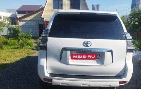 Toyota Land Cruiser Prado 150 рестайлинг 2, 2013 год, 3 300 000 рублей, 5 фотография