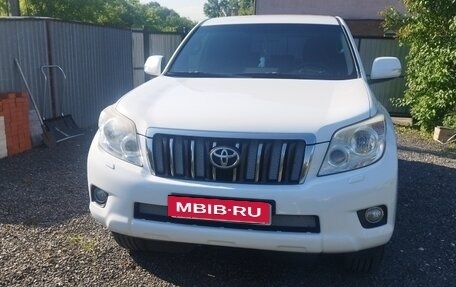Toyota Land Cruiser Prado 150 рестайлинг 2, 2013 год, 3 300 000 рублей, 10 фотография