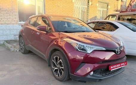 Toyota C-HR I рестайлинг, 2018 год, 2 200 000 рублей, 6 фотография
