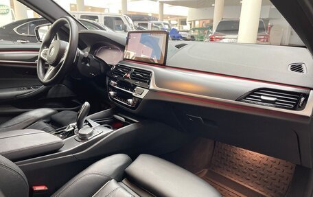 BMW 5 серия, 2022 год, 6 950 000 рублей, 15 фотография