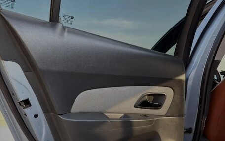 Chevrolet Cruze II, 2010 год, 750 000 рублей, 6 фотография