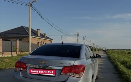 Chevrolet Cruze II, 2010 год, 750 000 рублей, 4 фотография
