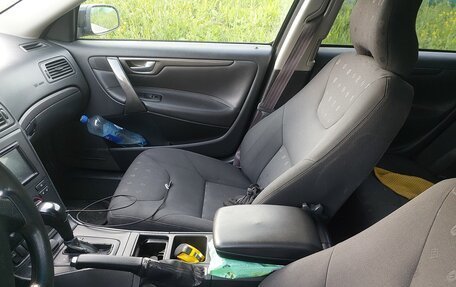 Volvo V70 III рестайлинг, 2004 год, 600 000 рублей, 2 фотография