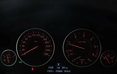 BMW 3 серия, 2018 год, 1 999 000 рублей, 13 фотография