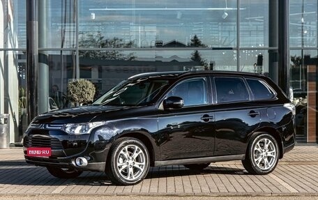 Mitsubishi Outlander III рестайлинг 3, 2014 год, 1 315 000 рублей, 1 фотография