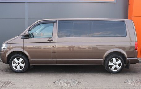 Volkswagen Multivan T5, 2011 год, 2 139 000 рублей, 2 фотография