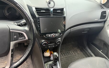 Hyundai Solaris II рестайлинг, 2016 год, 1 300 000 рублей, 9 фотография