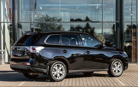 Mitsubishi Outlander III рестайлинг 3, 2014 год, 1 315 000 рублей, 6 фотография