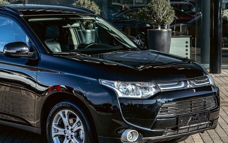 Mitsubishi Outlander III рестайлинг 3, 2014 год, 1 315 000 рублей, 8 фотография