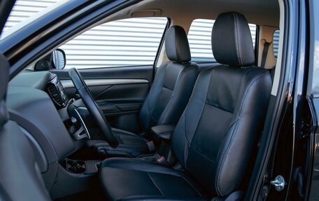 Mitsubishi Outlander III рестайлинг 3, 2014 год, 1 315 000 рублей, 11 фотография