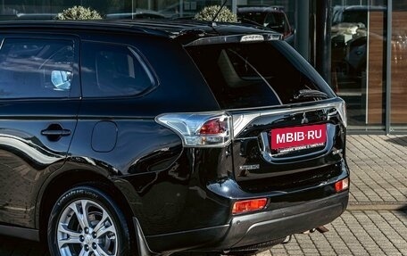 Mitsubishi Outlander III рестайлинг 3, 2014 год, 1 315 000 рублей, 10 фотография