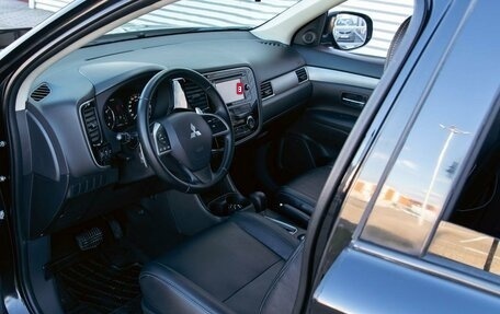 Mitsubishi Outlander III рестайлинг 3, 2014 год, 1 315 000 рублей, 13 фотография