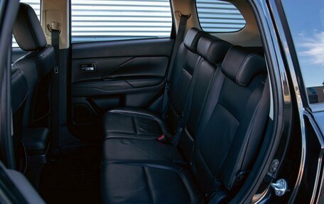 Mitsubishi Outlander III рестайлинг 3, 2014 год, 1 315 000 рублей, 17 фотография