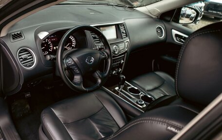 Nissan Pathfinder, 2016 год, 1 625 000 рублей, 13 фотография