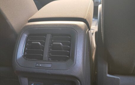 Volkswagen Tiguan II, 2019 год, 2 550 000 рублей, 10 фотография