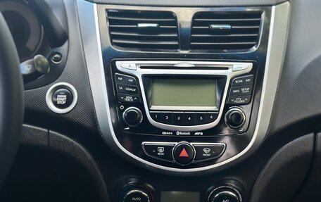 Hyundai Solaris II рестайлинг, 2011 год, 840 000 рублей, 24 фотография