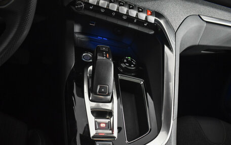 Peugeot 3008 II, 2019 год, 2 350 000 рублей, 19 фотография