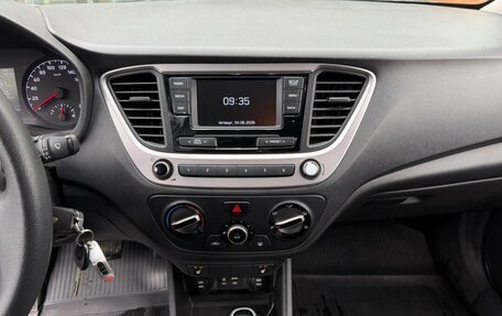 Hyundai Solaris II рестайлинг, 2018 год, 1 050 000 рублей, 9 фотография