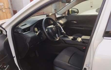 Toyota Venza, 2022 год, 3 900 000 рублей, 8 фотография