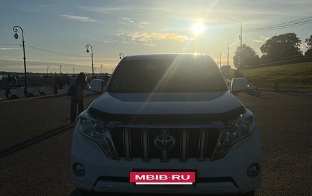 Toyota Land Cruiser Prado 150 рестайлинг 2, 2014 год, 2 800 000 рублей, 2 фотография