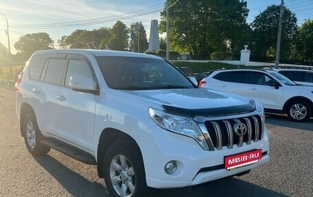 Toyota Land Cruiser Prado 150 рестайлинг 2, 2014 год, 2 800 000 рублей, 3 фотография
