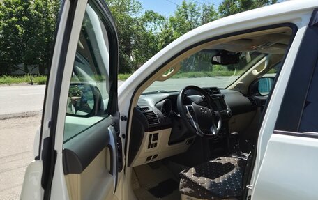 Toyota Land Cruiser Prado 150 рестайлинг 2, 2013 год, 3 700 000 рублей, 5 фотография