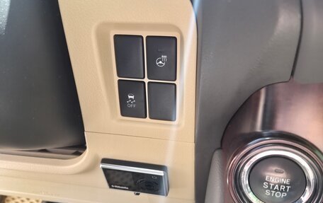 Toyota Land Cruiser Prado 150 рестайлинг 2, 2013 год, 3 700 000 рублей, 8 фотография