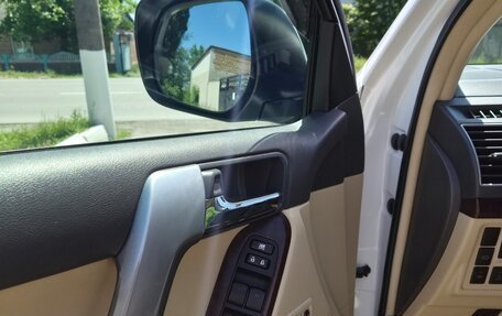 Toyota Land Cruiser Prado 150 рестайлинг 2, 2013 год, 3 700 000 рублей, 6 фотография