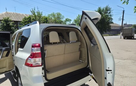 Toyota Land Cruiser Prado 150 рестайлинг 2, 2013 год, 3 700 000 рублей, 19 фотография