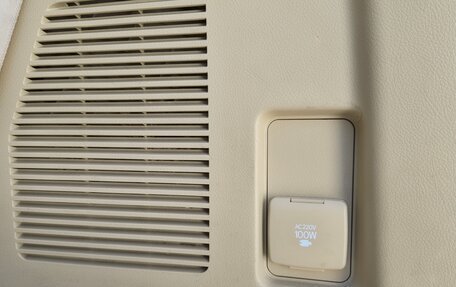 Toyota Land Cruiser Prado 150 рестайлинг 2, 2013 год, 3 700 000 рублей, 22 фотография