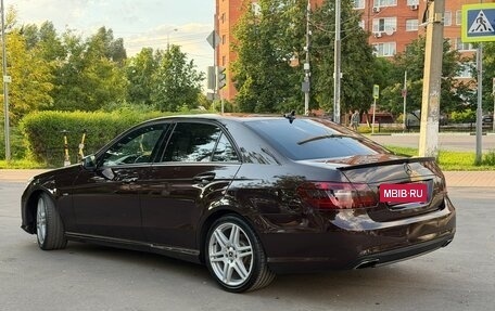 Mercedes-Benz E-Класс, 2011 год, 1 390 000 рублей, 2 фотография