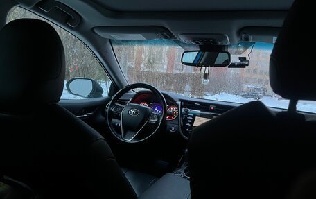 Toyota Camry, 2019 год, 3 050 000 рублей, 10 фотография