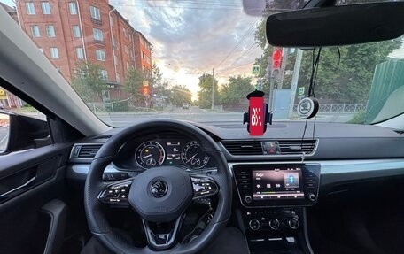 Skoda Superb III рестайлинг, 2018 год, 1 500 000 рублей, 21 фотография